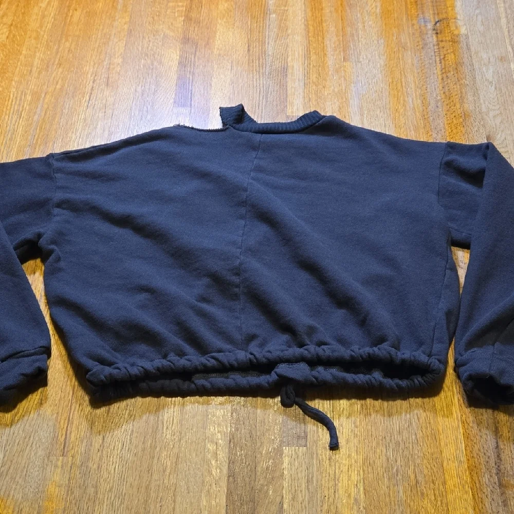 Chloe & Katie Women‎ Small Black Floral Crew Neck Cropped Drawstring Hem Sweater